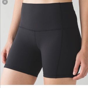 Lululemon wonder short 5”